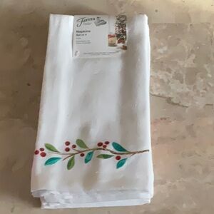 FIESTA Set of Four Napkins